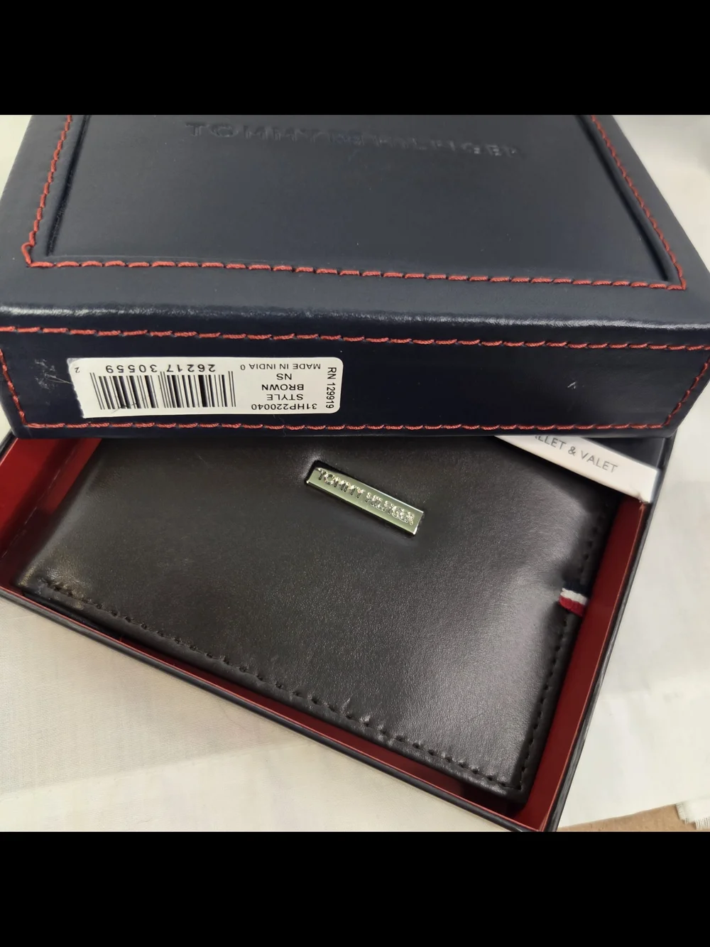 Tommy Hilfiger Men's Black Leather RFID Bi-Fold Wallet